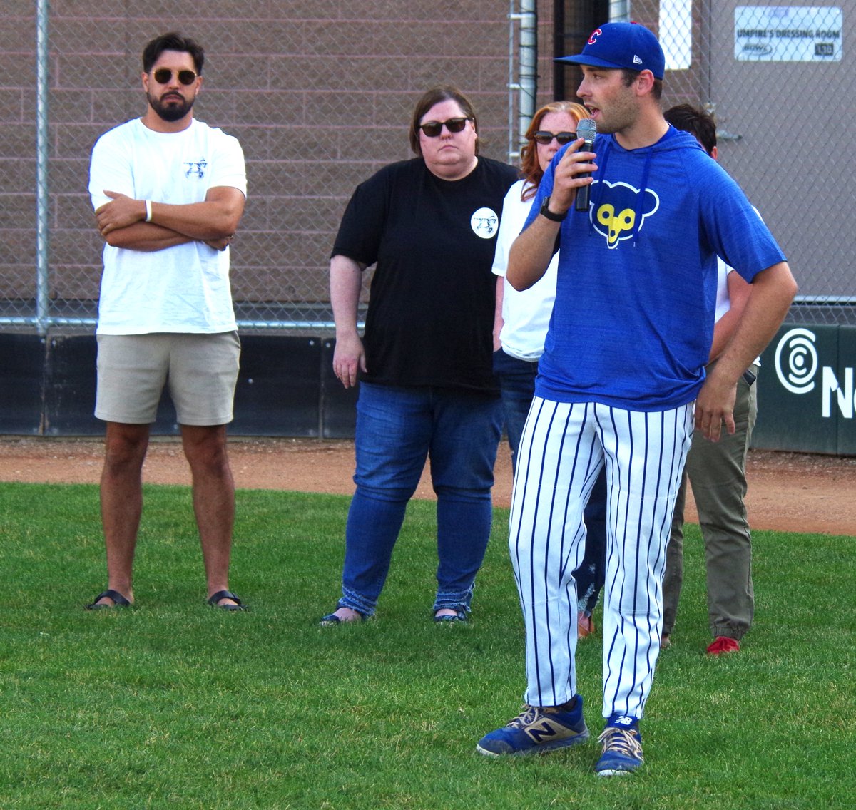 GordieHoweSport's tweet photo. The @StoonCubs18uAAA honoured the memory of Heath Muggli with a tribute night on Friday at Cairns Field against the @ecredsoxAAA, who are from Muggli’s hometown of Muenster. Muggli served the baseball community in numerous roles including umpire and broadcaster. #Wearefamily. https://t.co/4wqvSjX4Vq