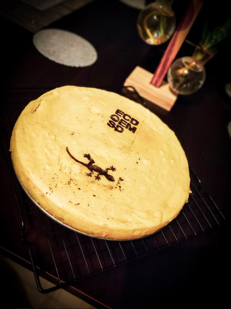 qontraportada's tweet photo. Y pay de queso lagartijiano 🦎
#ECDQEMSD https://t.co/euhjsOciob