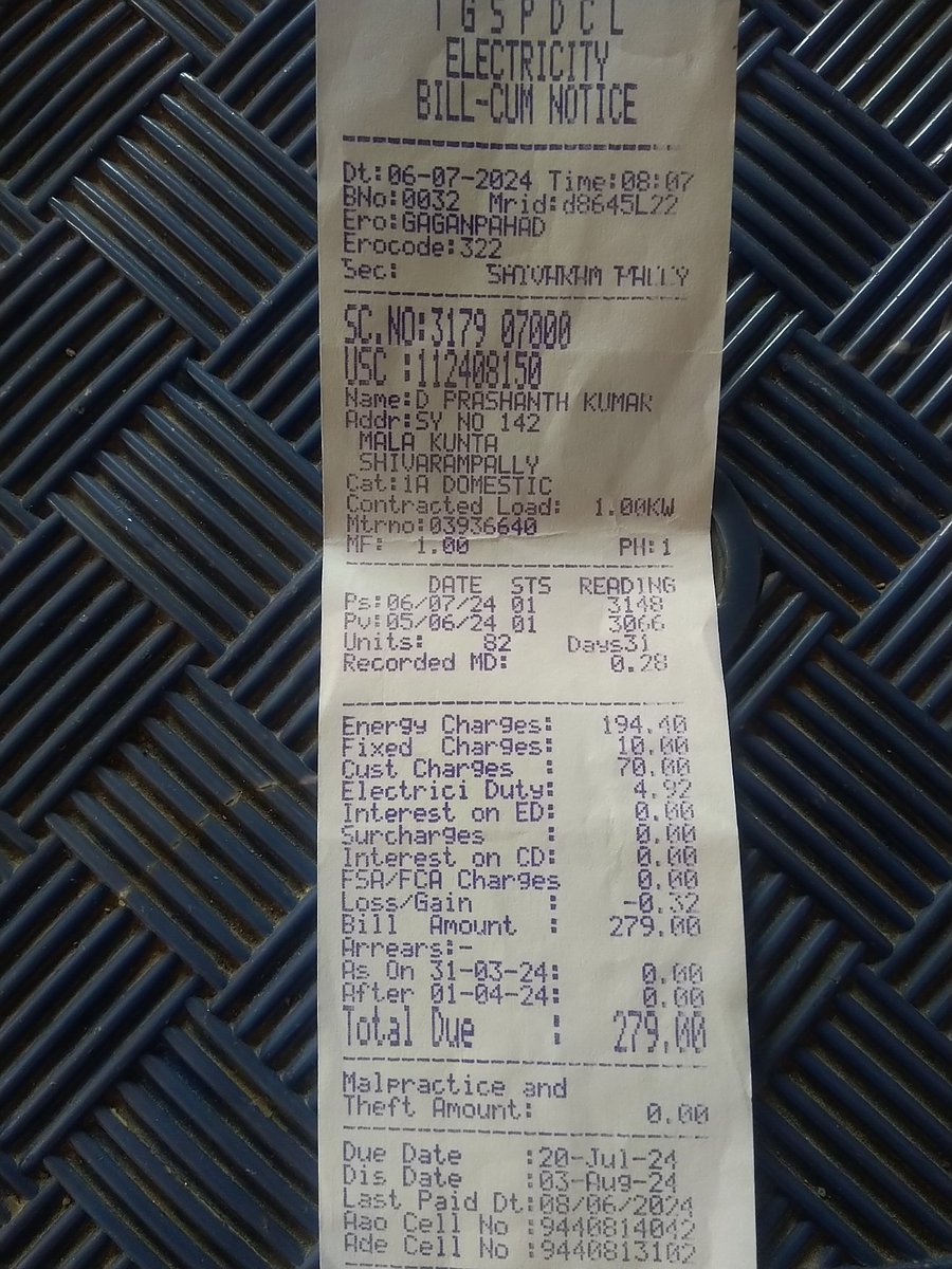 nameisganesh19's tweet photo. @tgspdcl @TelanganaCMO @Bhatti_Mallu @revanth_anumula Why is TGSPDCL showing my bill as ₹279 but demanding ₹326 on their portal? Is this a new way to loot people? This is unacceptable! #BillingScam #TGSPDCL #UnfairCharges" https://t.co/dbHbNgDNLV