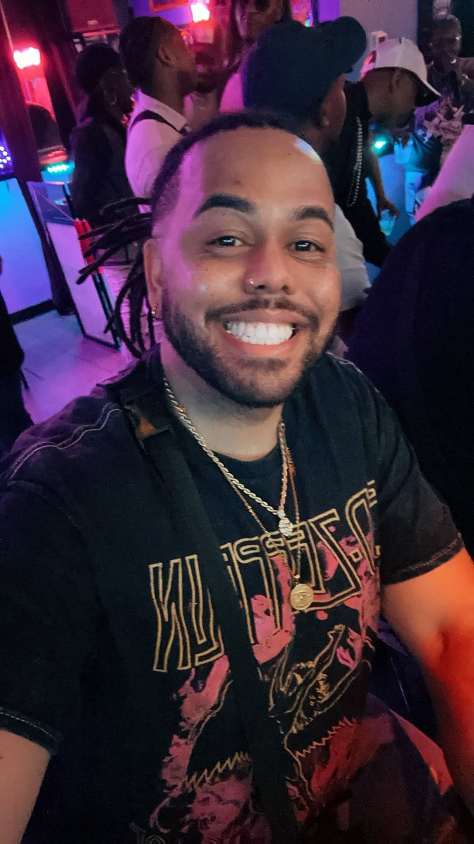 Show your smile fellas 😃!