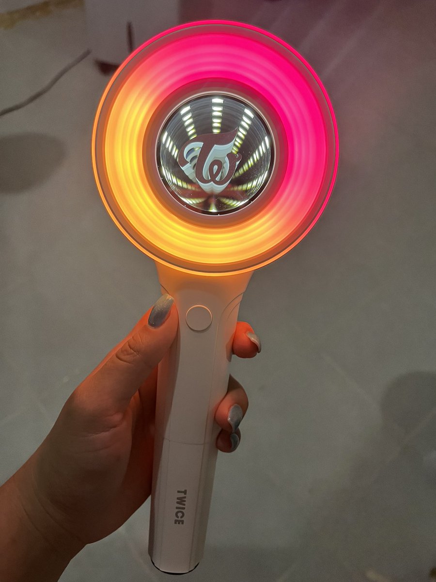 neptunsana's tweet photo. MY FRIENDS GOT ME A CANDY BONG FOR MY BIRTHDAY https://t.co/9IPD0FiKpv