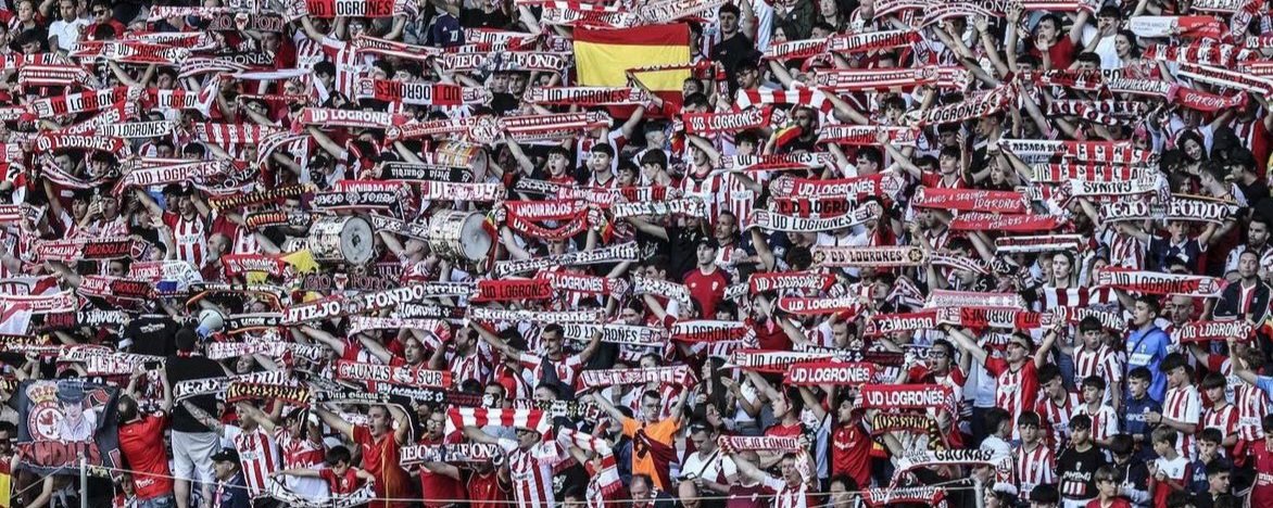 PoetaVictorSacr's tweet photo. Fondo Sur

#LasGaunas 

@UDLogrones https://t.co/5GWXe883ZV