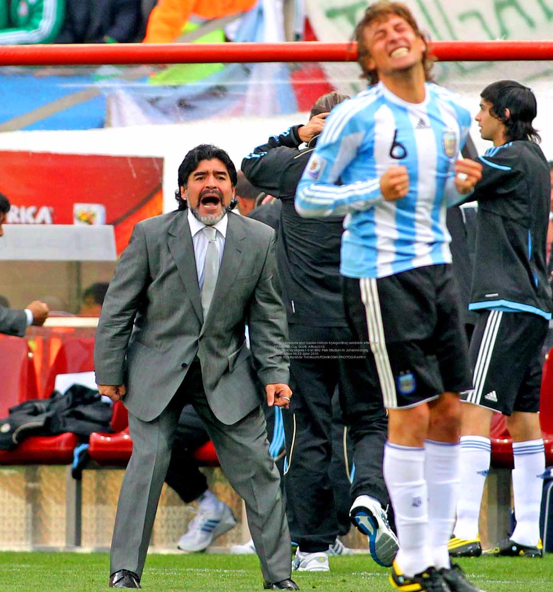 tphoto2005's tweet photo. Diego Maradona and Gabriel Heinze 6(Argentina)
FIFA World Cup South Africa2010, 
Argentina vs Nigeria1-0 at Ellis Park Stadium 
in Johannesburg, South Africa on 12 June 2010  
photo by Masahde Tomikoshi/TOMIKOSHI PHOTOGRAPHY https://t.co/PLiX0pqB6k