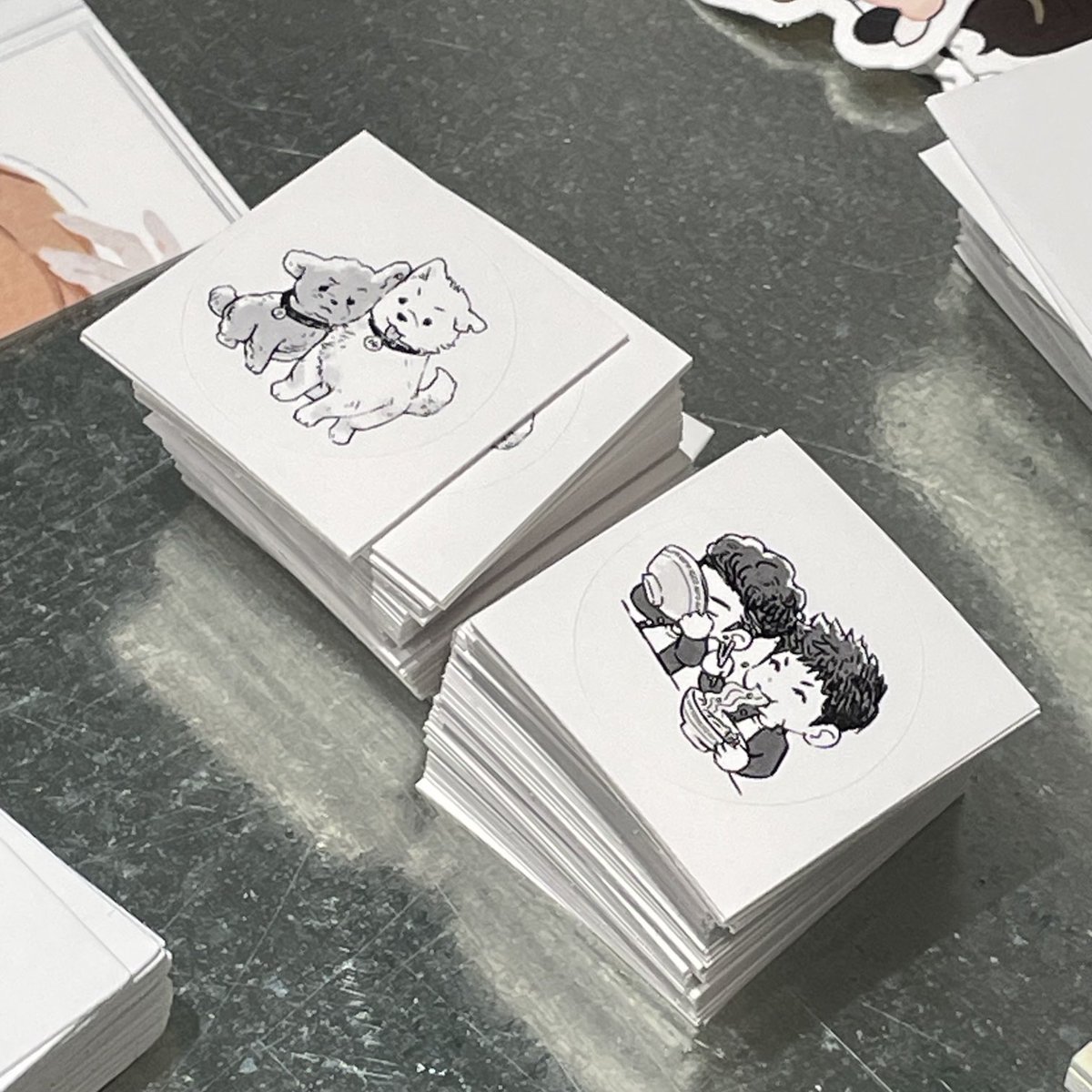 태대카페에 스티커 소량 나눔했습니다! 🐶💖