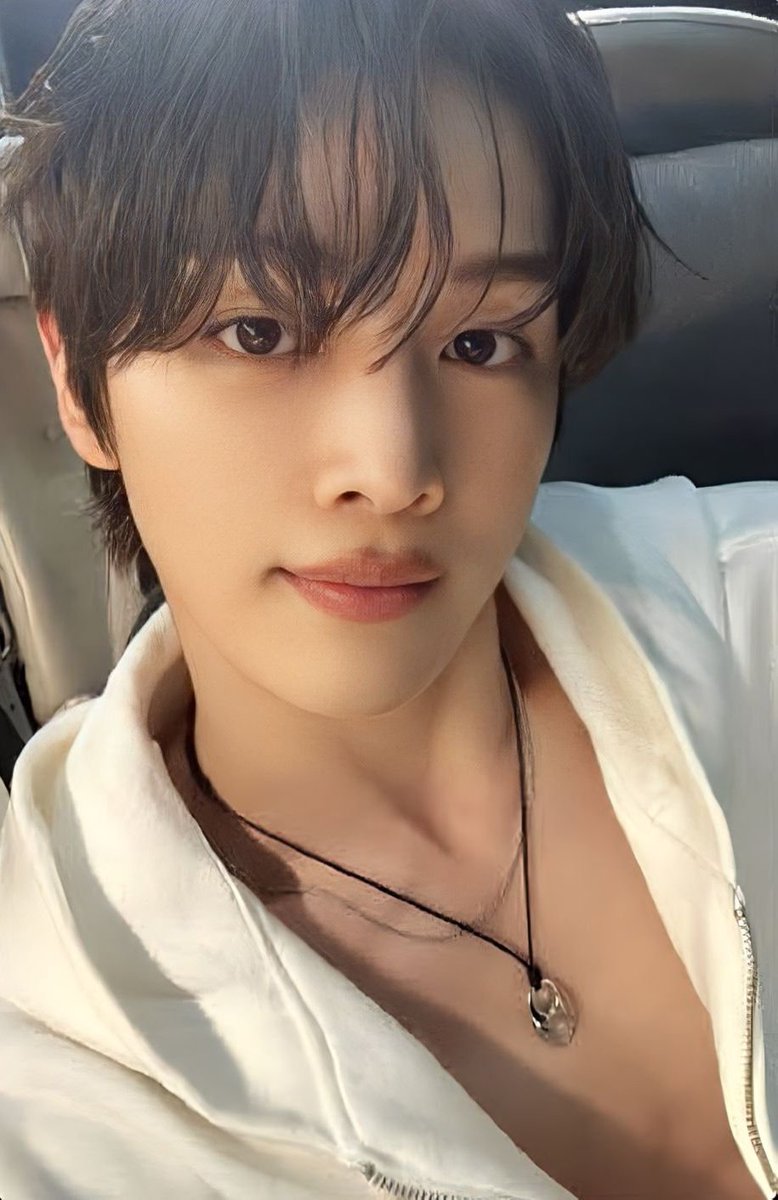justlovesc's tweet photo. #SUNGCHAN PHOTOCARD SCAN VER. 

UNIVERSAL MS            RIIZING DAY https://t.co/ILjDylQu7k