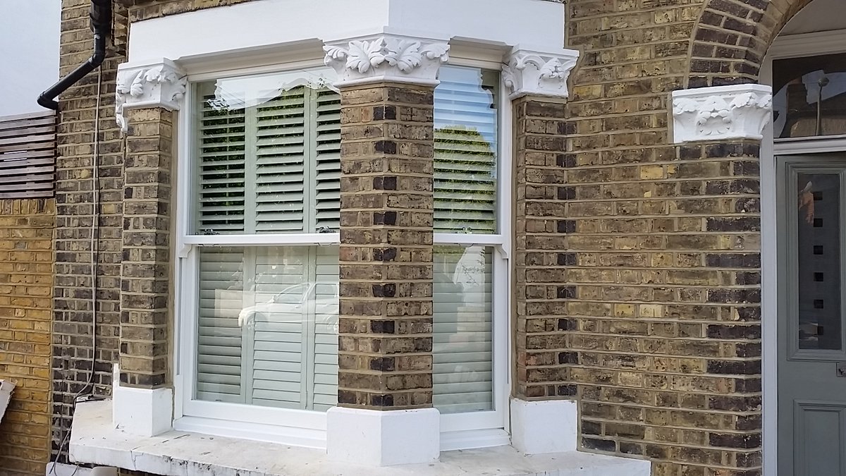 Windowsbespoke's tweet photo. 👋Say goodbye to draughty, unsightly windows and hello to a refreshed look for your home. 
Take a look at our 💻 website https://t.co/lcpVkETZBB or 📞give us a call on 01565 723700
 #Knutsford #Hale #Wilmslow #Bowdon #AlderleyEdge #Altrincham #Cheshire #Nantwich #Sandbach https://t.co/9Ml3uRHyRt