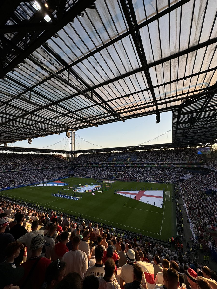 Bennett15Will's tweet photo. 4/7, gutted to not be there to see football come home 🇷🇸🇩🇰🇸🇮🇨🇭 https://t.co/FLc4HhBV6c