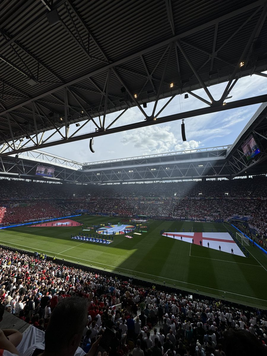 Bennett15Will's tweet photo. 4/7, gutted to not be there to see football come home 🇷🇸🇩🇰🇸🇮🇨🇭 https://t.co/FLc4HhBV6c