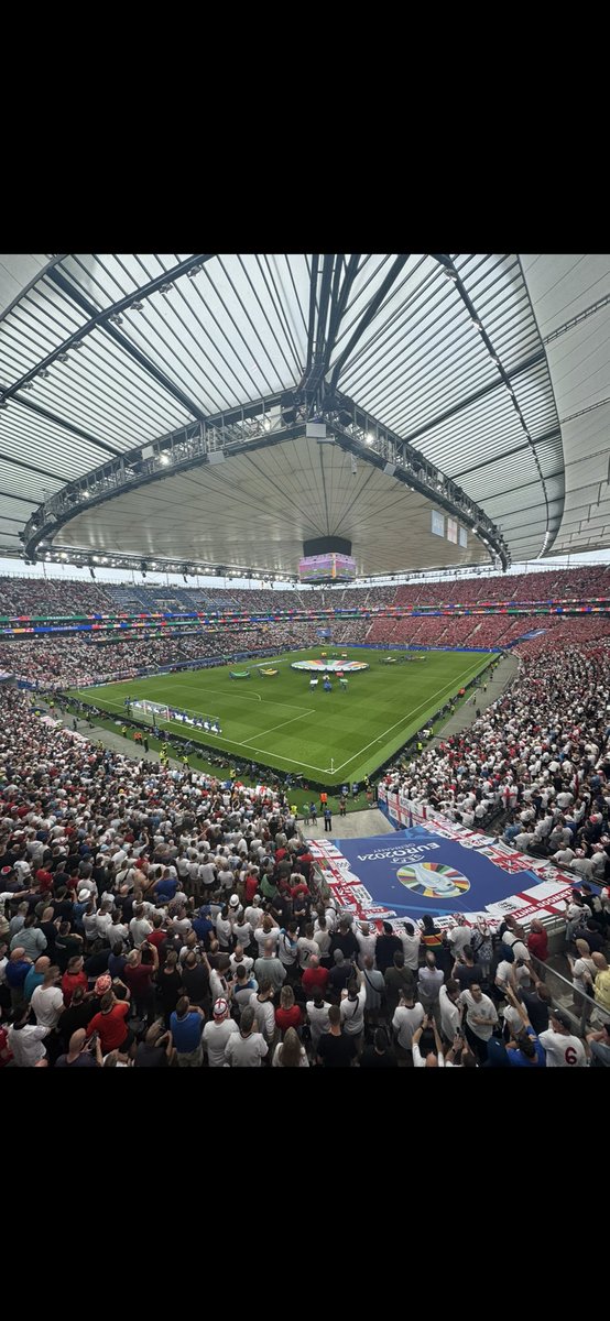 Bennett15Will's tweet photo. 4/7, gutted to not be there to see football come home 🇷🇸🇩🇰🇸🇮🇨🇭 https://t.co/FLc4HhBV6c