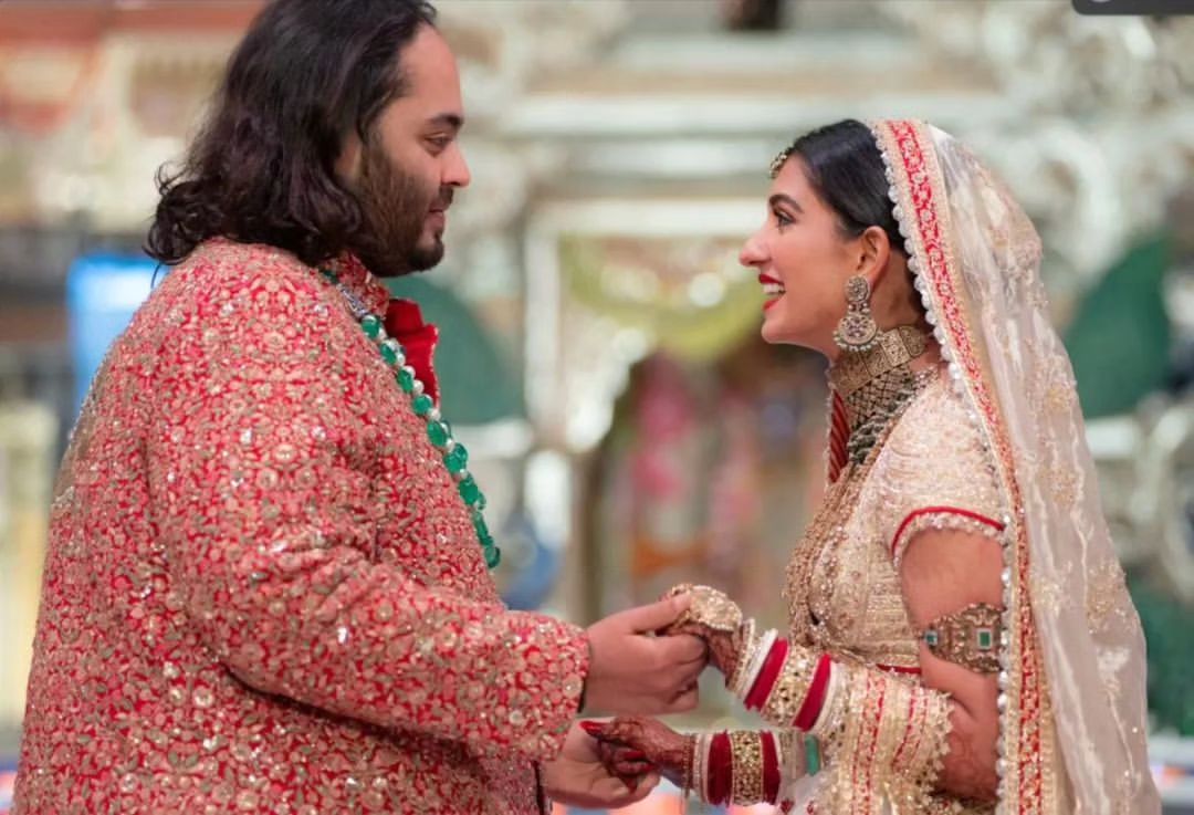 shaadi_fever's tweet photo. The stunning couple!
Check out their wedding videos here-https://t.co/wAdESEk8lu
#anantambani #radhikamerchant #ARWeddingCelebrations https://t.co/4aAl93pkOJ