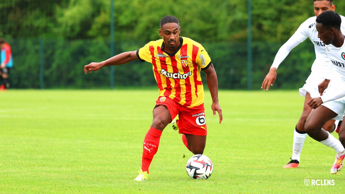 RCLens's tweet photo. 𝑴𝒂𝒓𝒒𝒖𝒆𝒓 comme 4 🎯
1⃣ Elye Wahi ⚽️⚽️⚽️
2⃣ Wesley Saïd ⚽️
3⃣ Morgan Guilavogui ⚽️
4⃣ Angelo Fulgini ⚽️
#RCLRED #PrépArtésienne https://t.co/SjuZE9kAyf