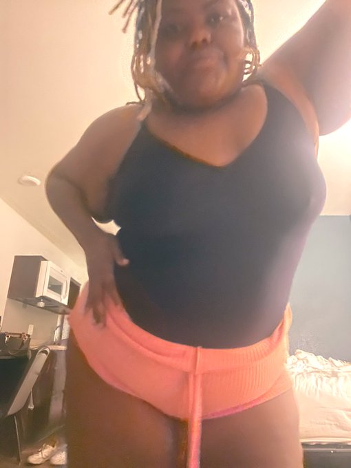 Gym time 💪🏾🏋🏾&zwj;♀️ https://t.co/z6Jn9r2WrO