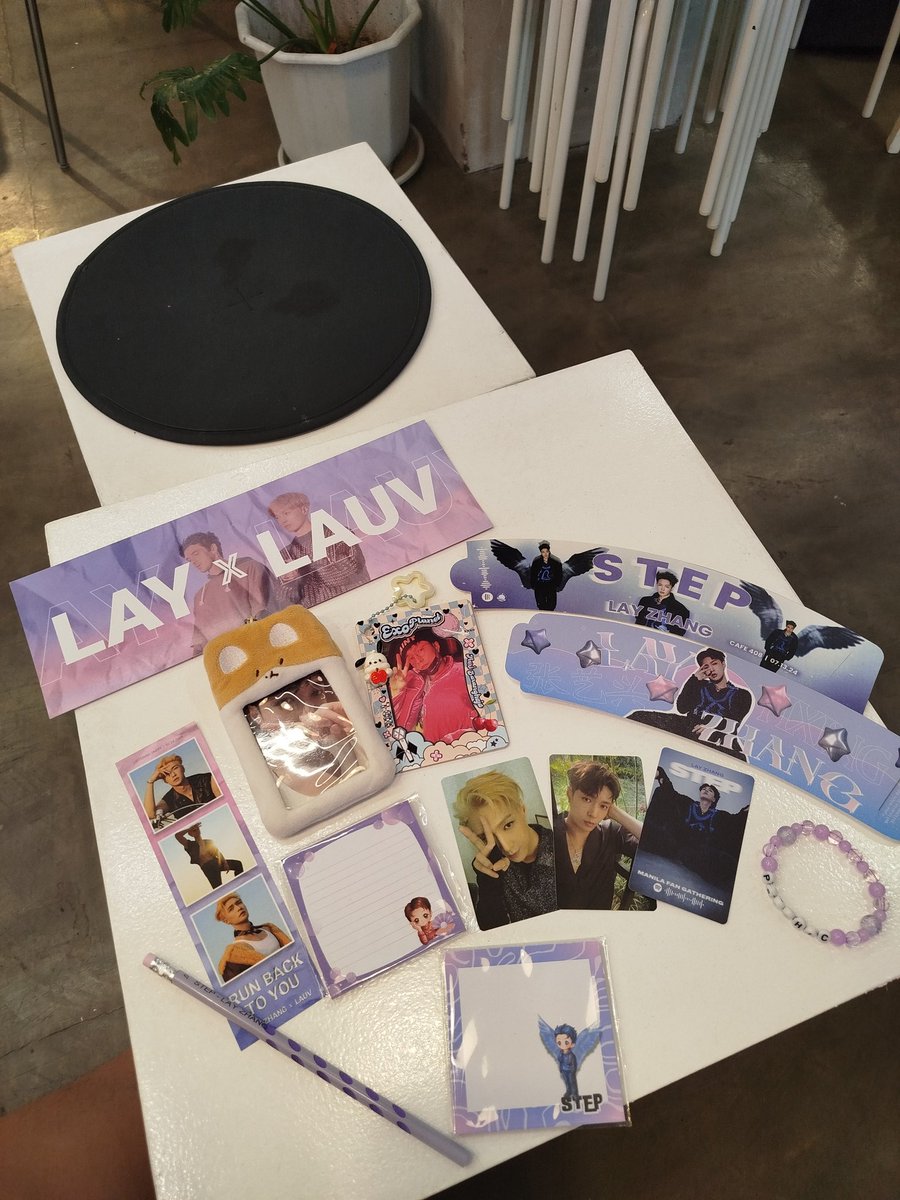 starlightshii09's tweet photo. Ang pretty. Wala po akong purple pasensya na. π₯Ή pero ang pretty! My first ever Lay event. Laging nasasakto sa sched kasi. Thank you @WarnerMusicPH @OnlyFor_YIXING
#LayStepatCafe408
#LAY_STEPbySTEP
#LAYs_STEP
#LayZhang #ZhangYixing
@layzhang https://t.co/ld34DnmYxA