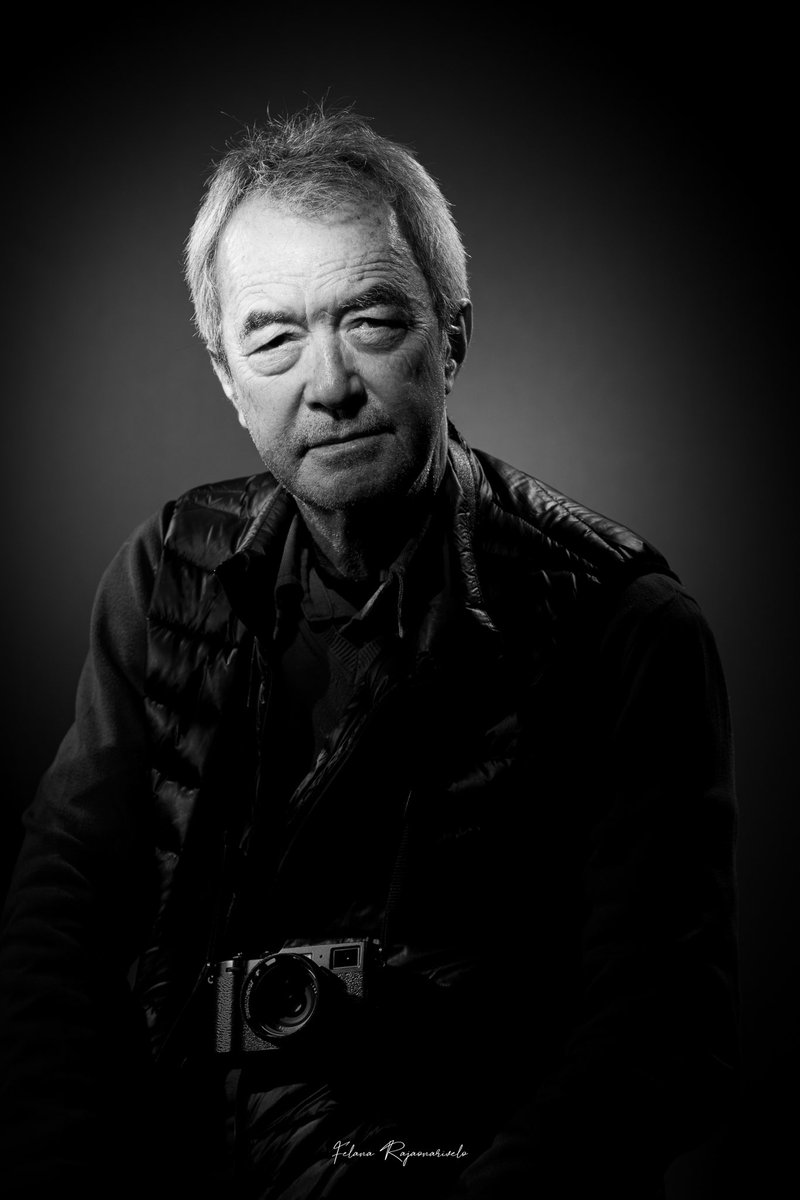 Meeting my idol and mentor, Pierrot Men, with my lens was a dream come true. Thank you for inspiring my 15-year journey in photography. 🙏📷❤️🇲🇬

#photographer
#blackandwhitephoto
#portrait 
#PierrotMen
#Felanarajaonarivelo
