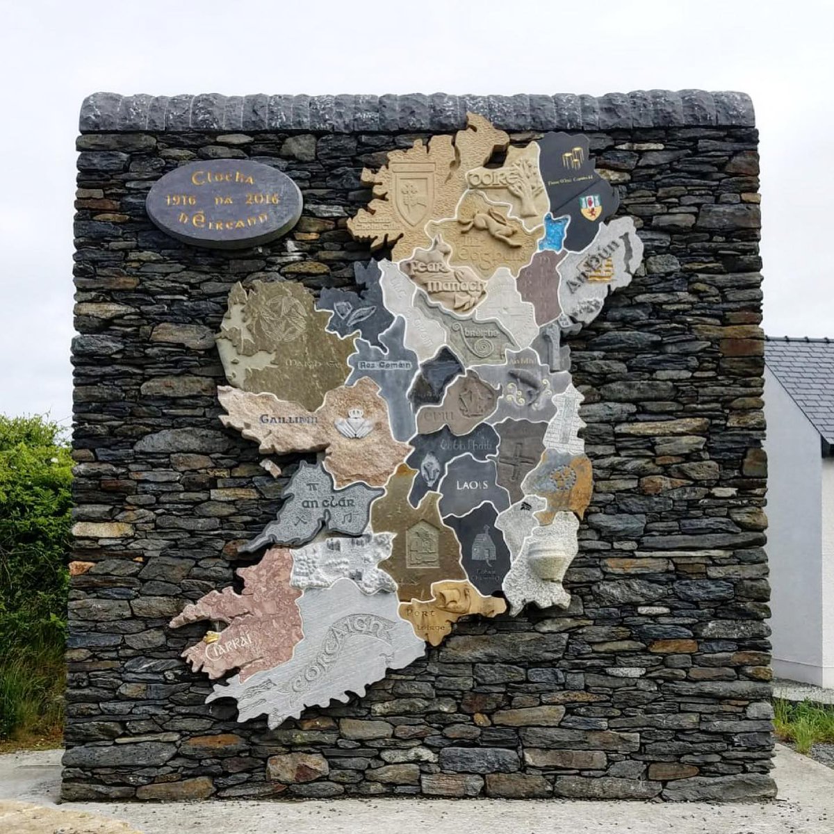 lorraineelizab6's tweet image. Clocha na hÉireann/The Stones of Ireland. Glencolmcille, Co. Donegal. This project was a collaborative 1916 commemoration work between stone masons from every county on the island of Ireland.

Co. Antrim is black basalt! Do u know what your county is?! #InternationalRockDay