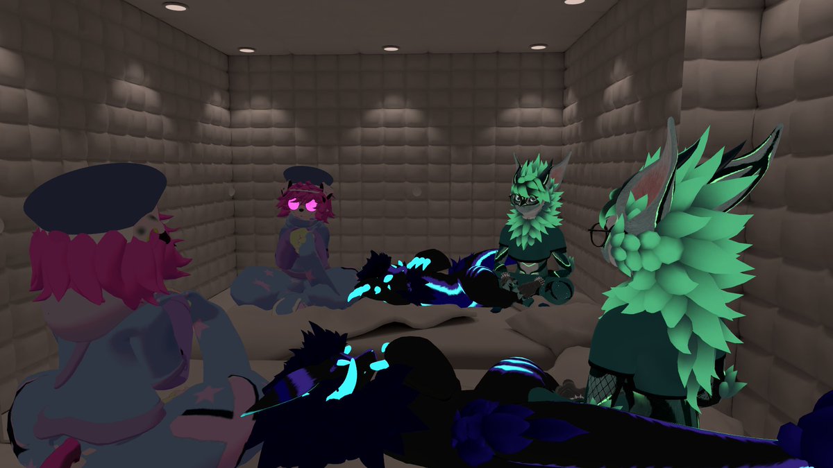 Bob.Thy.Box tweet media