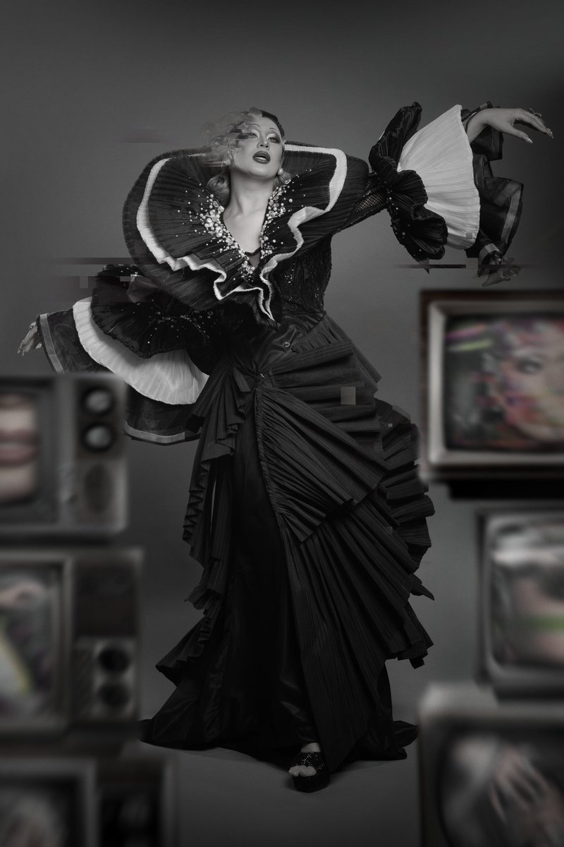 popstarbench's tweet photo. Honored to pay homage to the iconic Facifica Falayfay on Drag Race Philippines. ππ΅π Dolphyβs portrayal taught me to be unafraid and accept myself completely as a transgender person. π³οΈββ§οΈ
#PopstarBench #DragracePH #DRPHS3 #WOWpresentsplus #HBOgo #TeamBench #Obar #Odivas https://t.co/J9ij9wSD4Q