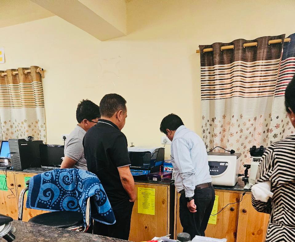 airnewsleh's tweet photo. Joint Director, Sheep Husbandry UT Ladakh Reviews Disease Surveillance Centre in Changspa, Leh. https://t.co/7A122wy3TQ