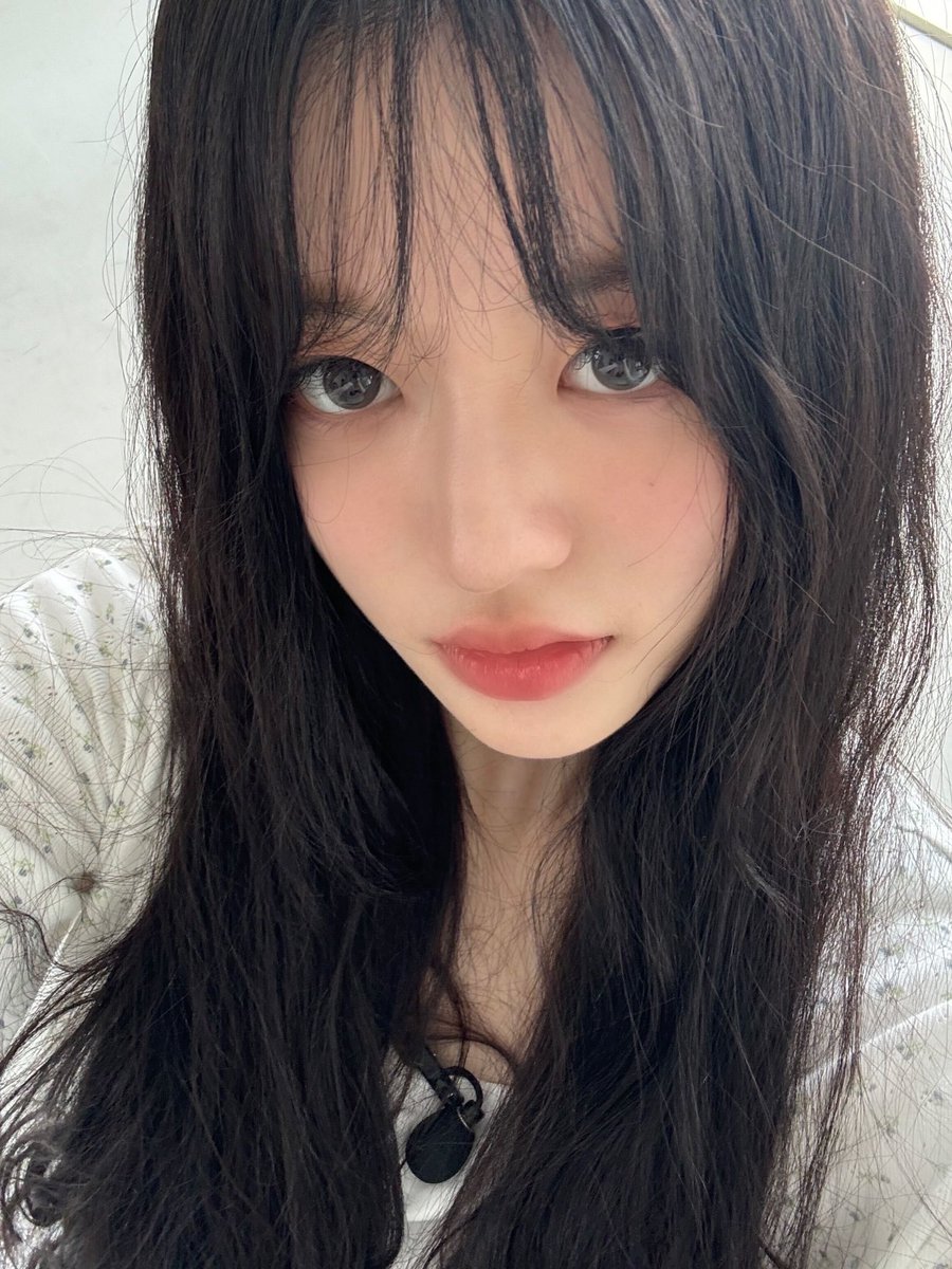 ILLIT_twt tweet picture