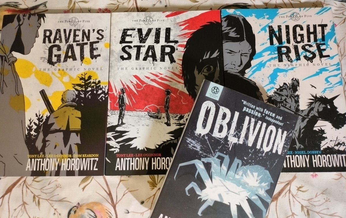 Sanchit2214's tweet photo. Hey, @AnthonyHorowitz
Can we please get the last two graphic novels in #ThePowerofFive series published somehow?

The first three are incredible - the black &amp; white artwork giving an intense, chilling, otherworldly vibe to the look of the series.
These need to be read more! https://t.co/UgQShjicJD
