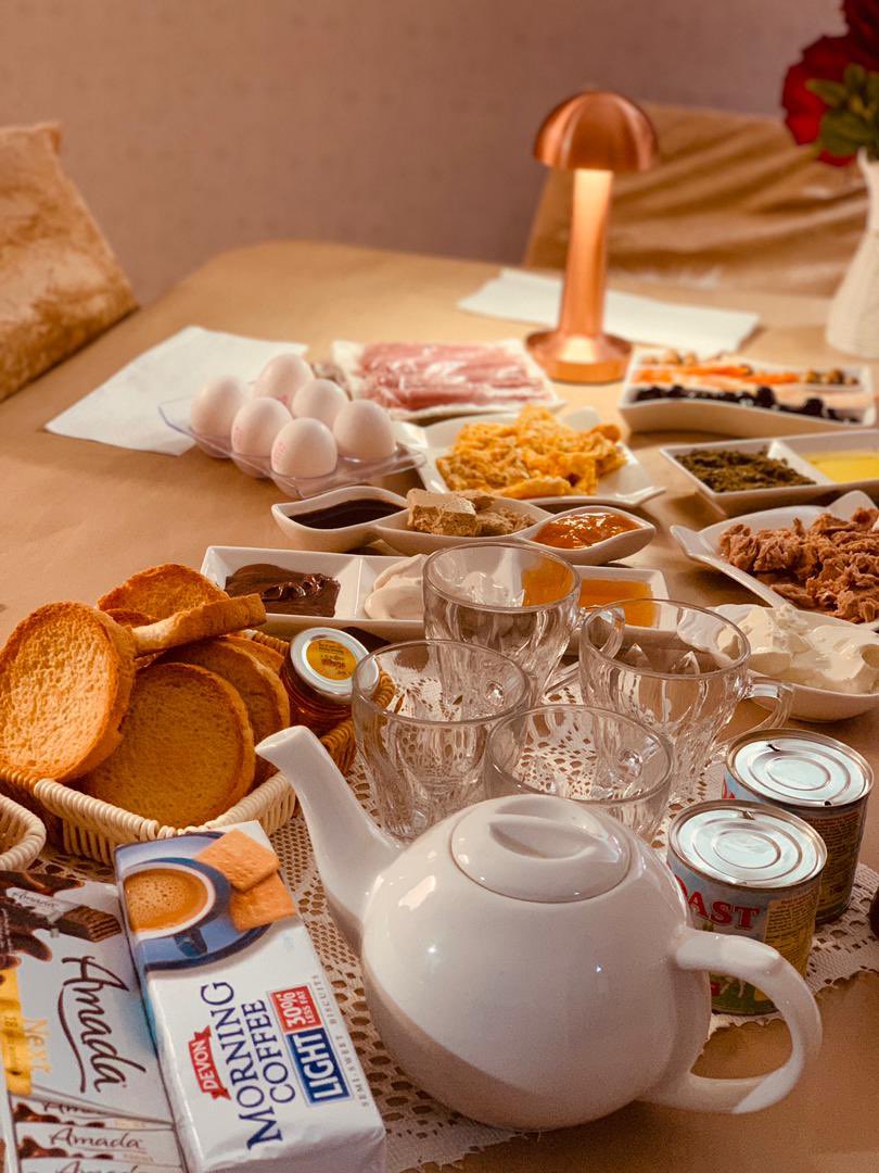 صباح الخير، ثم:
"وافتح علينا فتوحًا لا حدودَ لها
يا واسعَ الفضلِ والإنعامِ والكرَمِ".