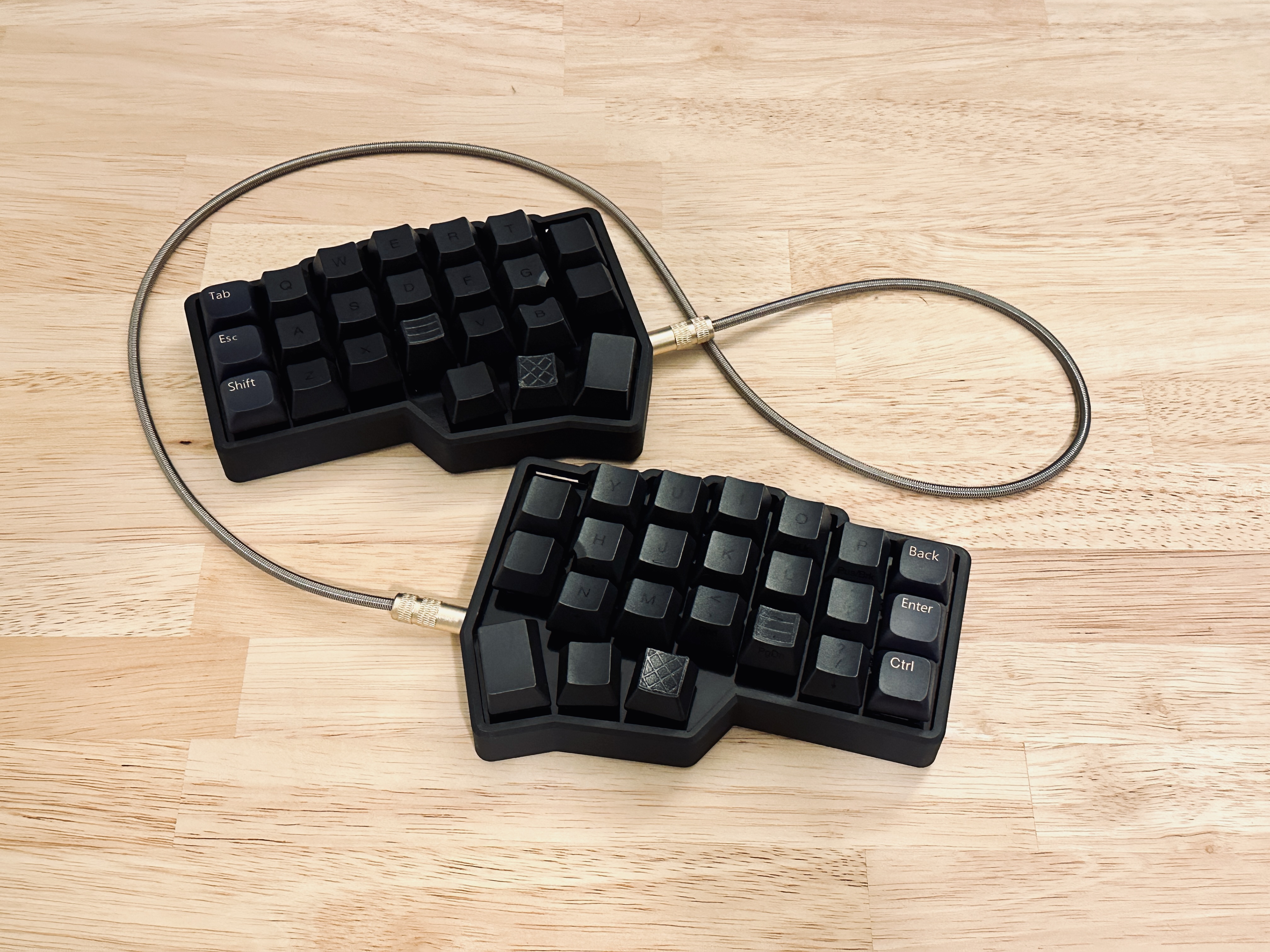 Corne V4のカスタマイズパーツが遊舎工房から発売