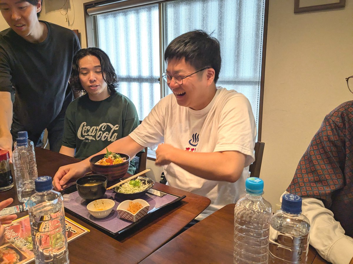 リクさんのMC力が圧倒的でした！きなコン撮影の合間に招きなこ飴を食べたり、収録後はすこやか亭さんで美味しいランチをいただいたり、とても楽しかったです！みんなで切磋琢磨して笑い合ったのでYouTube公開が待ち遠しいです◎
 #きなコン
#発酵きなこ飴