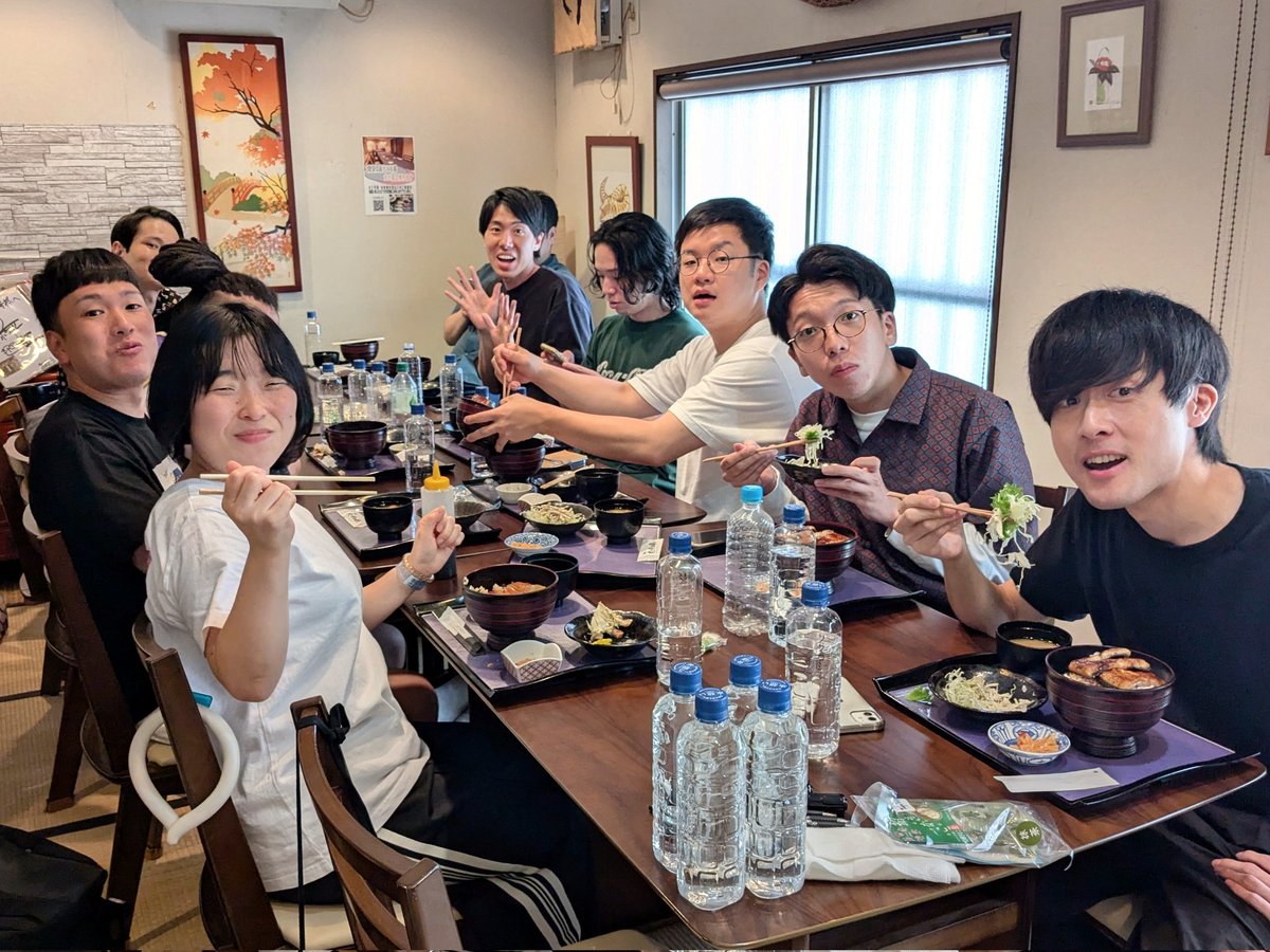 kyuuri_buro's tweet photo. リクさんのMC力が圧倒的でした！きなコン撮影の合間に招きなこ飴を食べたり、収録後はすこやか亭さんで美味しいランチをいただいたり、とても楽しかったです！みんなで切磋琢磨して笑い合ったのでYouTube公開が待ち遠しいです◎
 #きなコン
#発酵きなこ飴 https://t.co/pecPmaxkQL