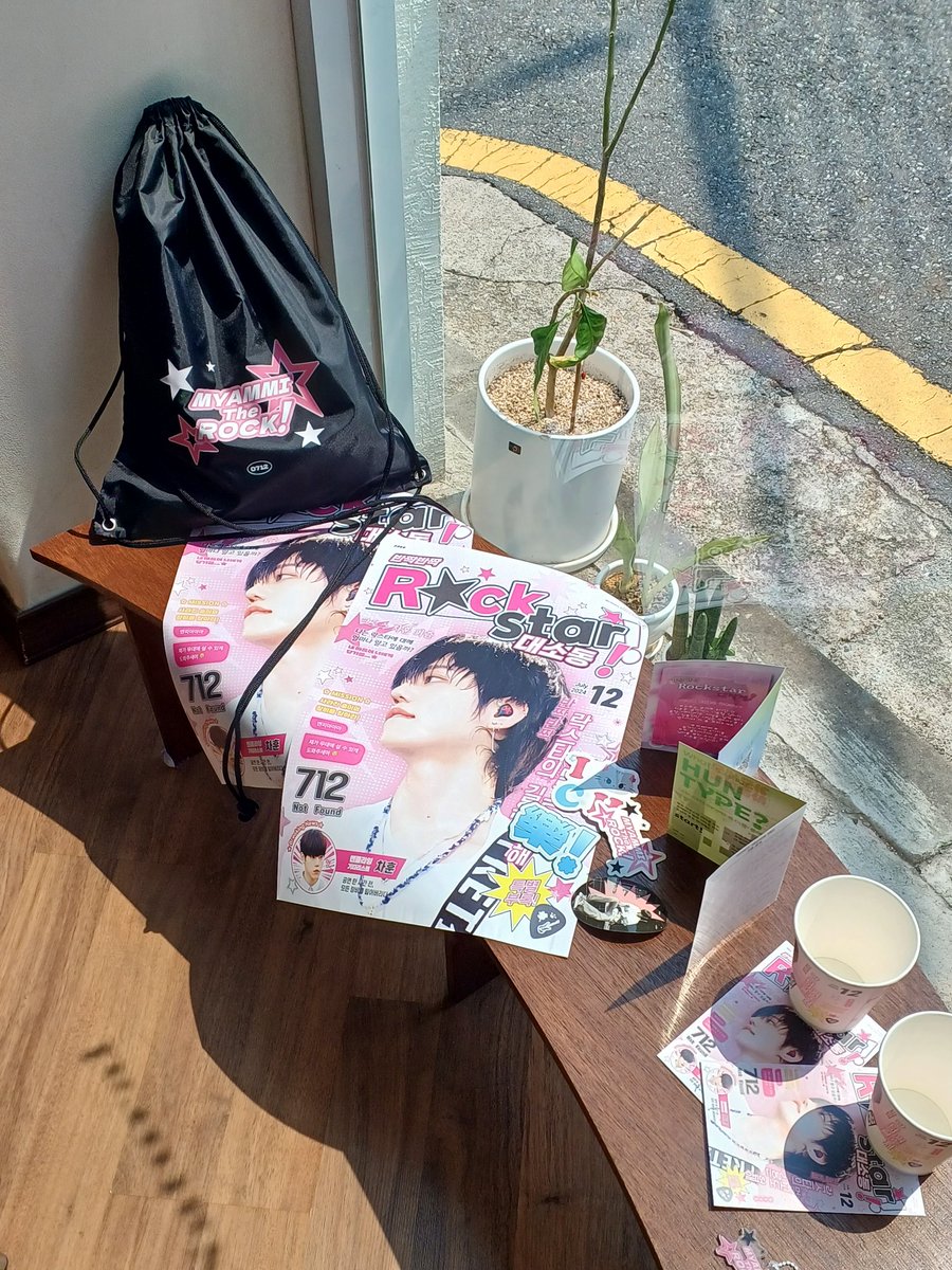 NF_chaaa's tweet photo. 너무 귀엽고 미션도 재밌었어요😻
럭드도 만족🥹🥹 다른 특전들도 너무 귀여워.. 고먐미..❤️‍🔥 엔퍄분들도 너무 잘해주셔서 감사했어요🫶
#반짝반짝락스타대소동
#작전명_차훈을구하라 https://t.co/U5x1UK1dWK