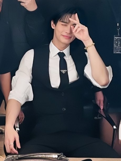 ynva0a's tweet photo. มาจร้า ทุก 2 รี = 1 บาท 
สมทบโดเนท โหวตน้องวินกัน ปิดกิจ 20.00 น. ลุยจร้า
Win Metawin 
#VoteForWinMetawin  
#winmetawin @winmetawin
#snowballpower https://t.co/Y9qEuhFJJA