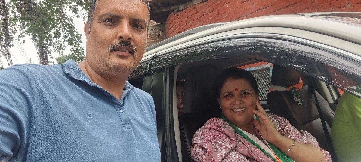 saklanisonu97's tweet photo. देहरा की जनता का कोटी कोटी धन्यवाद जिन्होंने ये सिद्ध कर दिया कि हम बेटी का साथ देंगे l होशियार की होशियारी का मुँहतोड़ जवाब आज देहरा की जनता ने दिया l कमलेश भाभी को विधायक बनने पर हार्दिक हार्दिक शुभकामनाएं 💐💐 "सुक्खू भाई जिंदाबाद https://t.co/A0FTFBtZxd