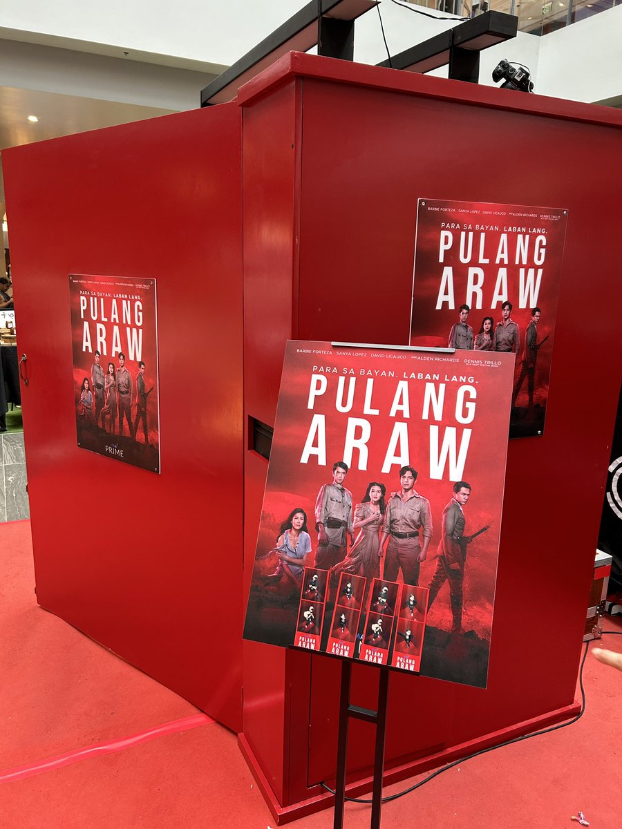 gmanetwork's tweet photo. Nandito na kami sa One Ayala para sa first-ever #PinoyCon! Makakasama natin ang cast #PulangAraw maya-maya! Punta na kayo, mga Kapuso! 

Don’t forget to drop by the GMA Store booth to get exclusive merch and visit the photobooth and photo wall for your IG-worthy photos! Kita-kits!