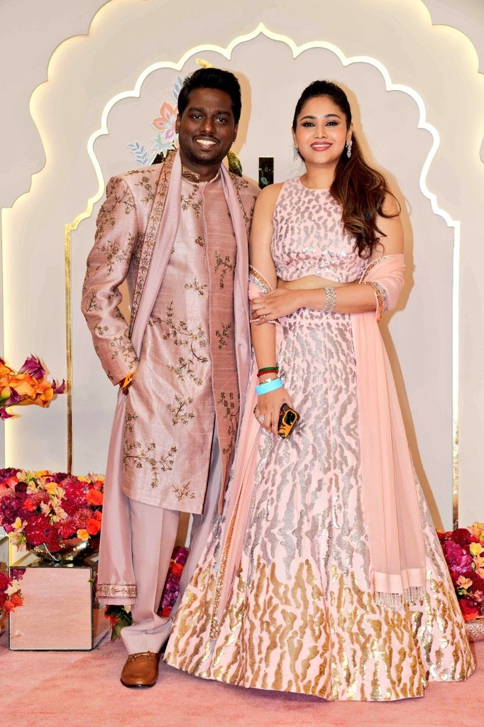kollywoodnow's tweet photo. 🌟 South Indian Stars Shine at #AnantRadhikaWedding Ceremony! ✨❤️
#Rajinikanth, #Nayanthara, #WikiNayan, #Atlee, #PriyaAtlee 💕 and #MaheshBabu gracing the event with their presence! 🎉 https://t.co/fFFRn9Ng1T
