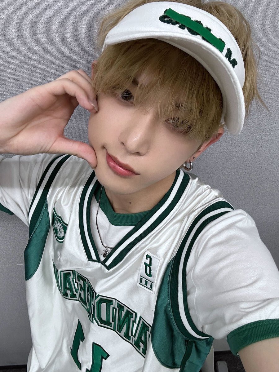 cac1de's tweet photo. 호시노 하루아잖냐.. https://t.co/XyqsPleqv9