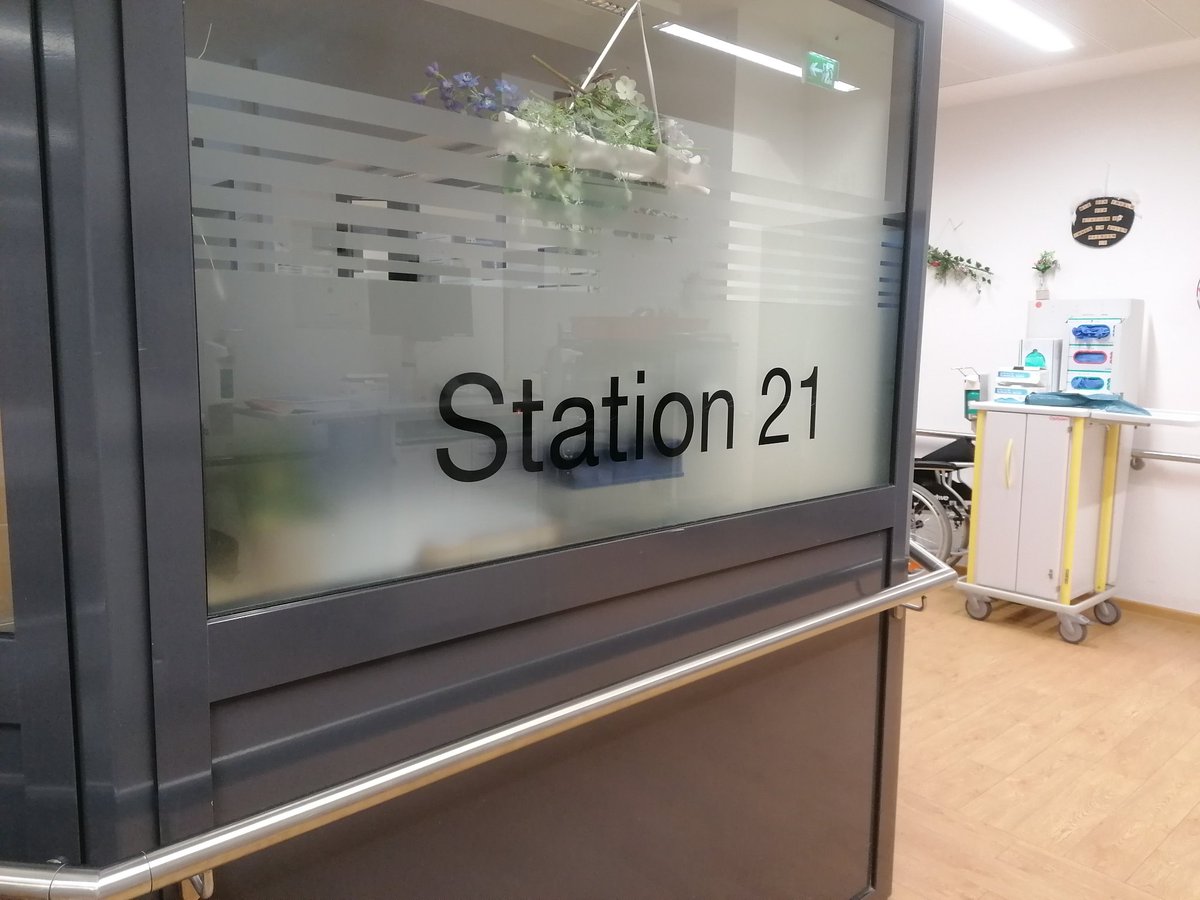 fiatbrecher's tweet photo. Der Moment, wenn du kurzfristig in ein Krankenhaus kommst (Blinddarmentzündung), zufällig ein #Bitcoin T-Shirt trägst und stationär auf Station 21 aufgenommen wirst. Unbeschreiblich. Konnte nur gut werden. Und so war es auch; werde heute wieder entlassen 🙏🏼🧡 #Station21 https://t.co/dDYy14mUWK