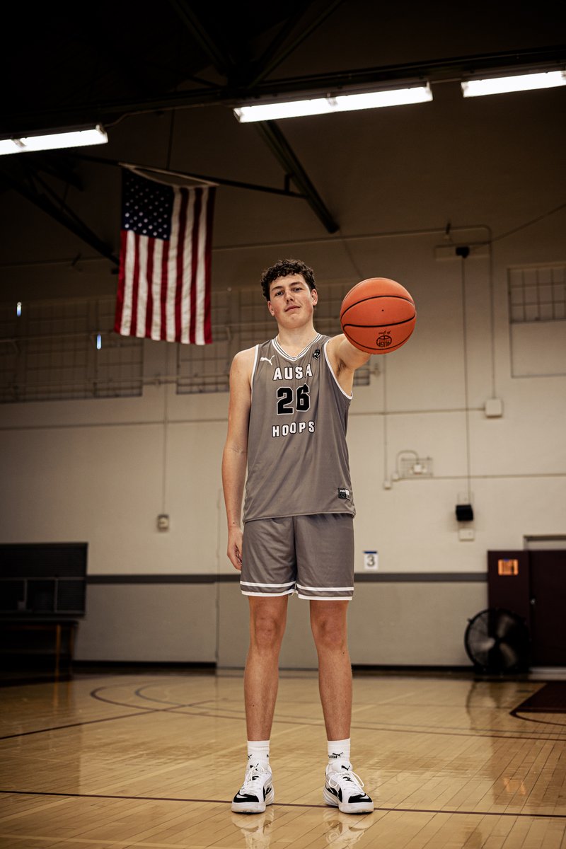 harry_neilson06's tweet photo. Game one highlights Puma NxtProHoops Vegas, where #teamderrick was 3-1 for the tournament. Phoenix, up 2-0!
https://t.co/yWJoPPCbvK
@AUSA_Hoops @NxtProHoops @Pro16League
#classof25 #collegeexposure #aautour
@CoachSepo @jordanemullan https://t.co/Sd30mPJcCw