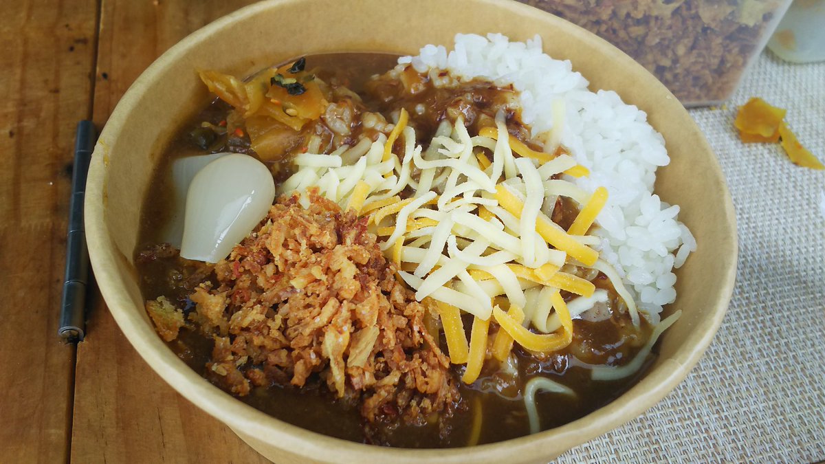 club_matsu's tweet photo. 7/13本日、ポーク&ビーフカレーのスタグルでお馴染みの #bottacurry さんですが、いつもと出店場所が違います。外周グルメスクエアのアウェイ側1番奥寄りになっていますのでご常連の皆様ご注意ください!
またご周知いただければ幸いです。
では本日も良きスタグルライフを!
#Uスタマイグルメ https://t.co/bCnz3jx0OC