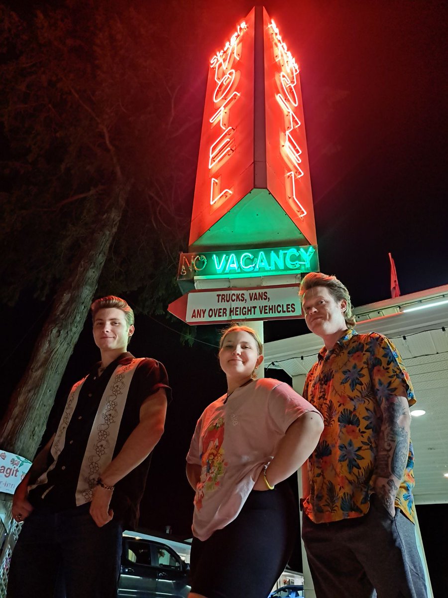 D_F_H_K's tweet photo. We had a great time performing in Hope BC tonight! Thank's everyone who came out for the show, danced, sang, and supported us! https://t.co/x7NlVo6b57