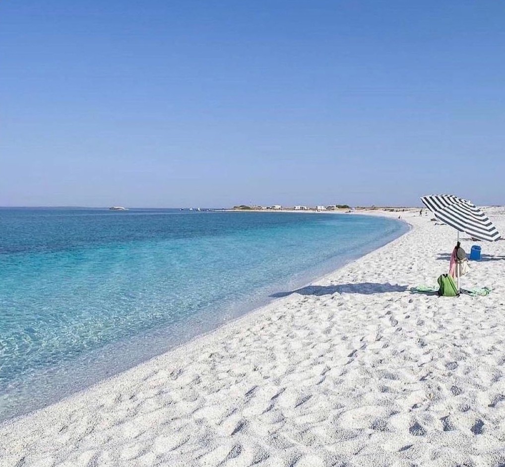 Muhteşem plajlarıyla İtalya 🇮🇹 (FLOOD);

1. Mari Ermi