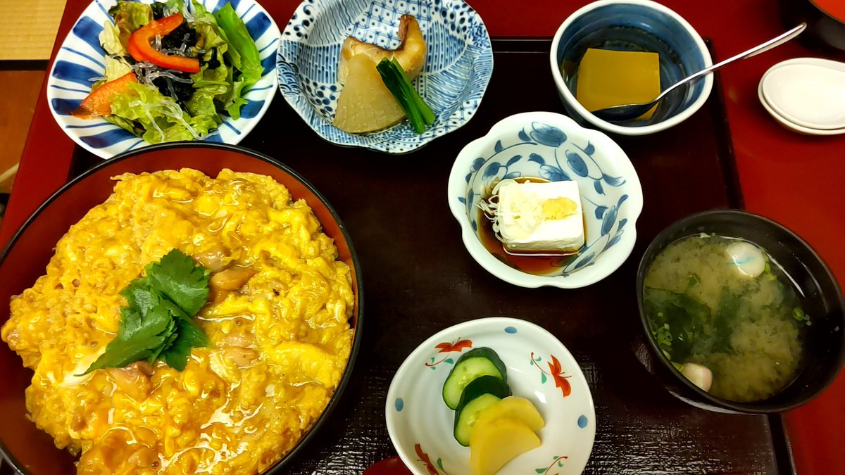 piece4222's tweet photo. 親子丼🐣
御馳走様でした🐣
#親子丼 #鳥茶屋 #神楽坂 
 #ランチ #杉並区 #高円寺 #阿佐ヶ谷 #善福寺公園 #上井草 
 #ダイエット #ボクササイズ 
 #ボクシング #文京区 #取手市 
 #BOXINGHOMETEACHER 
 #FIGHTINGBOX https://t.co/xlbUUAFGi0