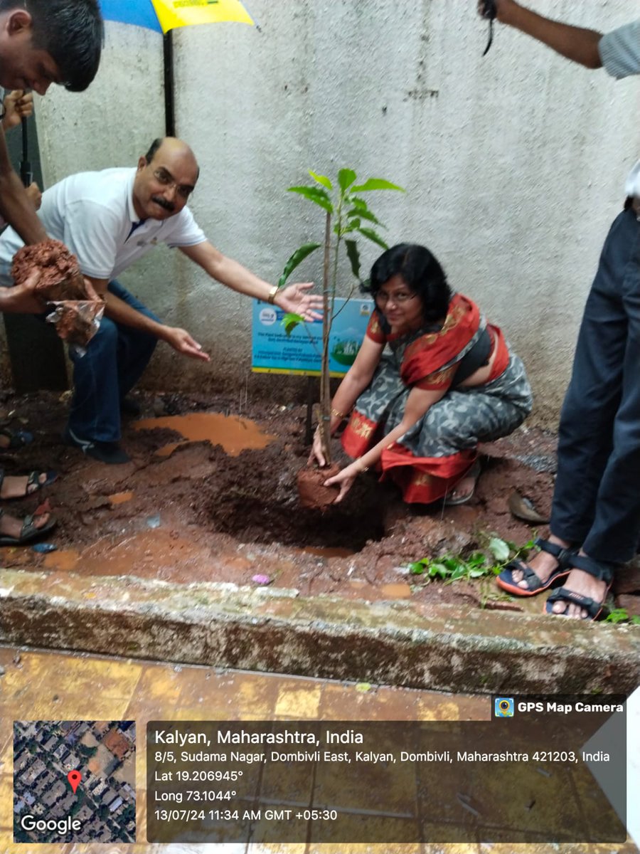 SlcMaharashtra's tweet photo. As part of Swachhata Pakhwada 2024, SLC Maharashtra has conducted Tree Plantation drive inline with "एक पेड़ माँ के नाम पर" Campaign introduced by our Hon. Prime Minister which was carried at K R kotkar secondary and higher secondary vidyalaya  #BPCL #swachhatapakhwada2024 https://t.co/vdiQhcBZKX