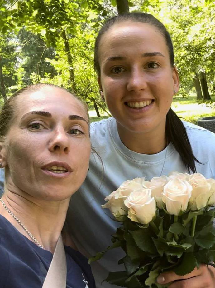 whccska's tweet image. Команда проведала Анастасию Илларионову в больнице 🙏🏼

Скорейшего выздоровления, капитан! Мы рядом! ❤️💙

#семьяЦСКА