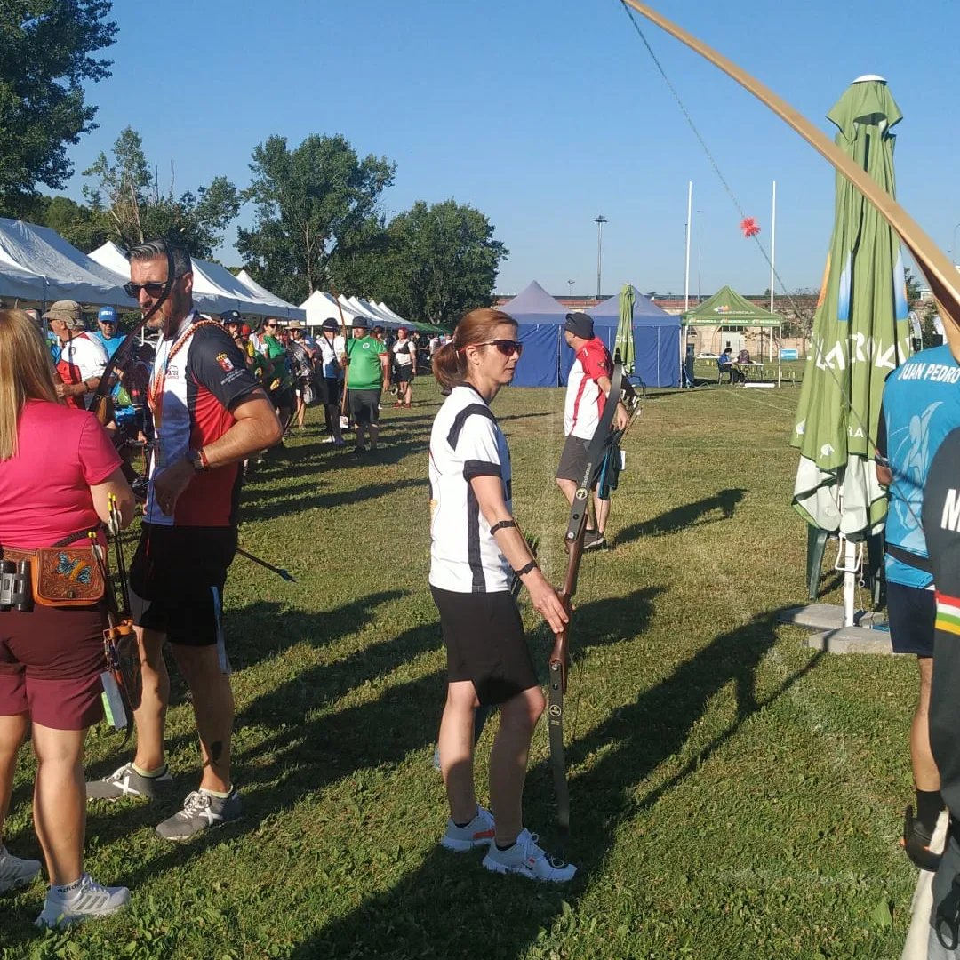 Comienza en complejo deportivo de Cantarranas el Campeonato de España de Arco Tradicional, longbow y Desnudo, donde Arcosoto está representado por Ponce, Ana, Boly, Lucía, Nacho y Peter. Mucha suerte y feliz día a Ana por su cumpleaños 🎂. <a href="/aytosotodelreal/">Soto del Real</a> <a href="/RFETA/">RFETA</a> <a href="/madridarchery/">FMTA</a>