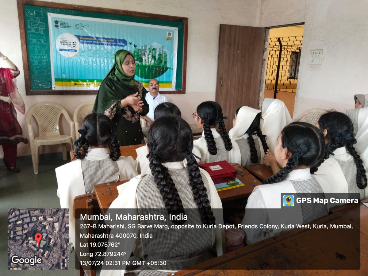 SlcMaharashtra's tweet photo. As part of Swachhata Pakhwada 2024, SLC Maharashtra has conducted Awareness talk Essay, Slogan, Poem &amp; Drawing Competition, Distribution of Hygiene Kit &amp; Dustbins at Anjuman Khairul islamic girls' High school Kurla #BPCL #swachhatapakhwada2024 https://t.co/v5R3zFDQzl
