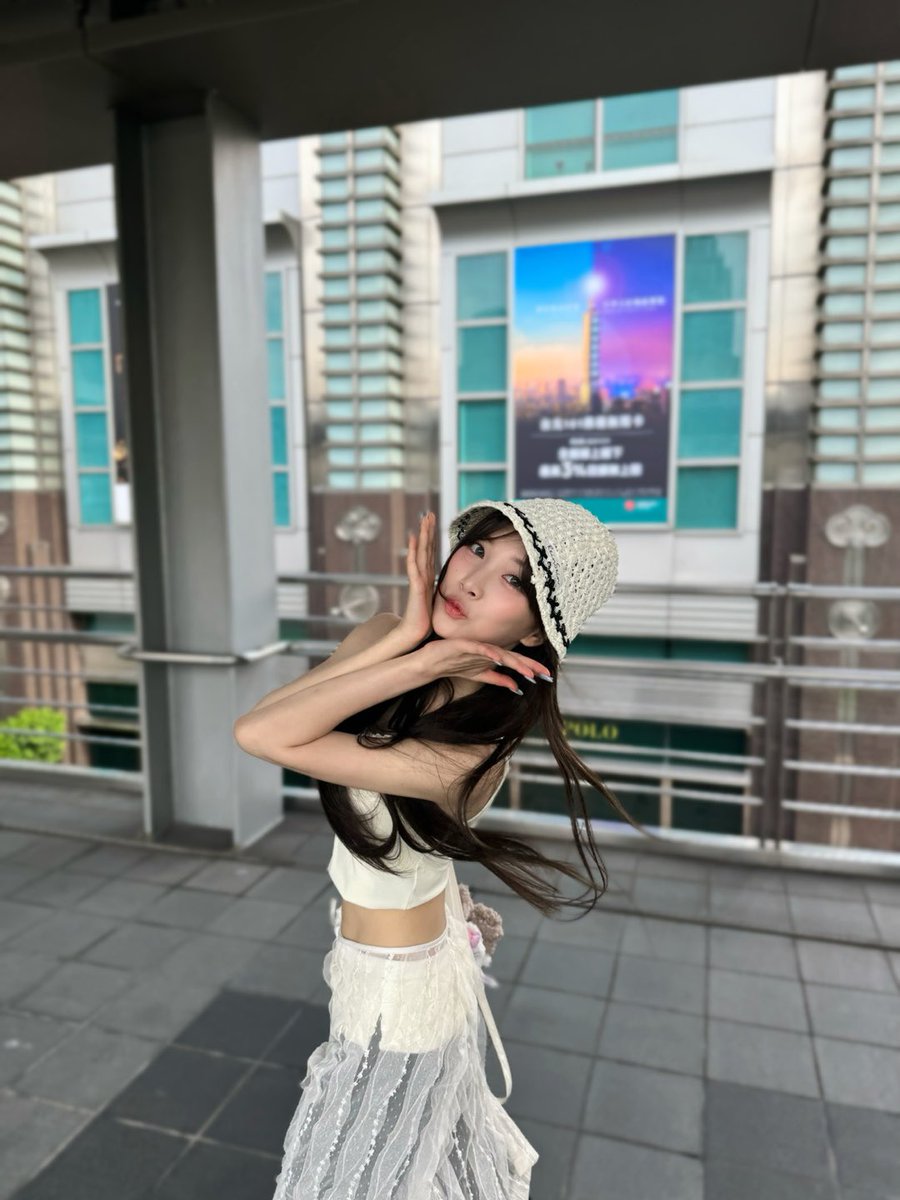 WOOAH_HM's tweet photo. [#민서]
😋💛💚

#WOOAH #우아 #MINSEO https://t.co/AtieydJ27K