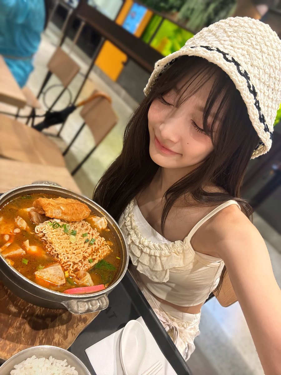 [#민서]
😋💛💚

#WOOAH #우아 #MINSEO