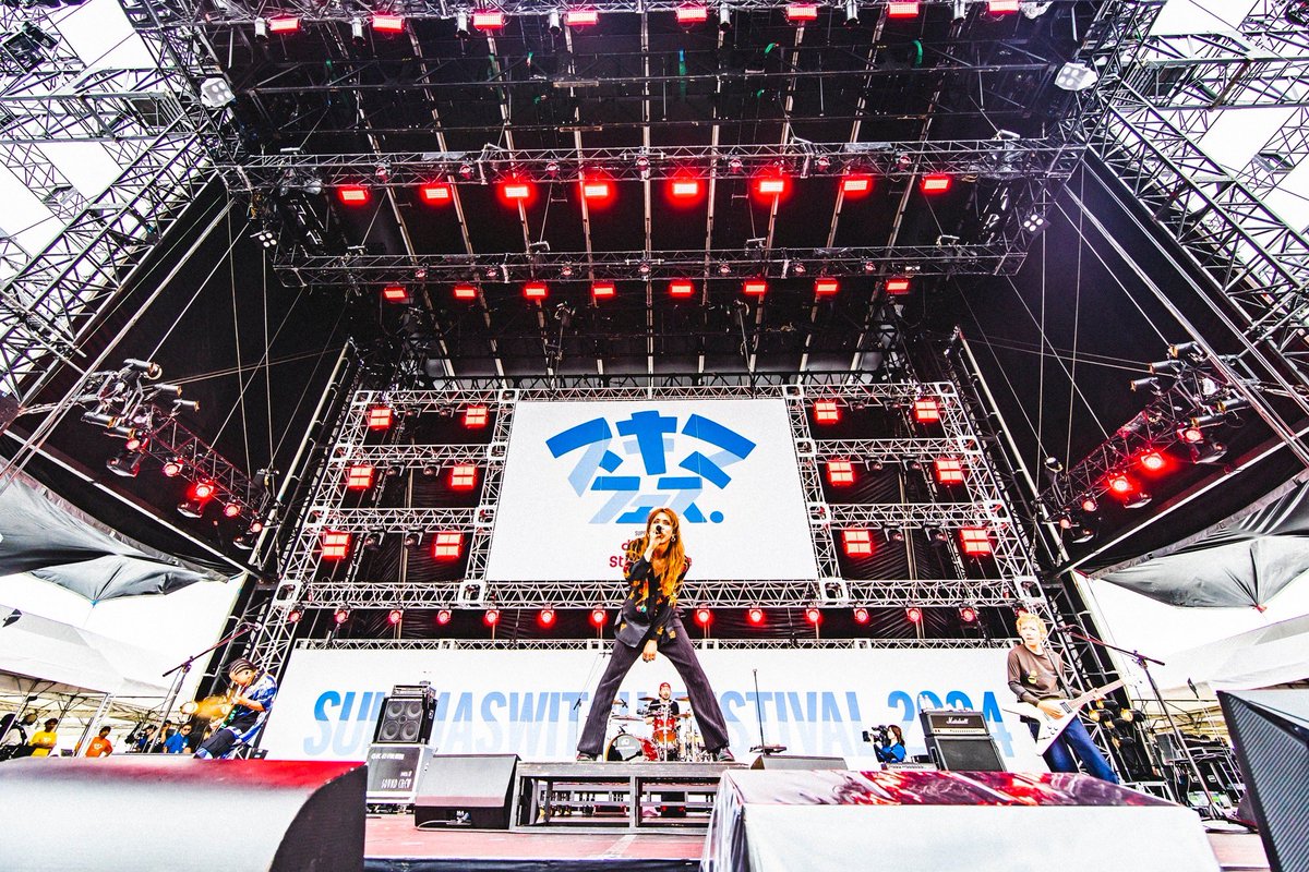 super_beaver's tweet photo. 【#SUPERBEAVER 】

「#スキマフェス」

Aichi Sky Expo 多目的利用地A

初開催の #スキマスイッチ 主催フェス！
とても楽しく気持ちのいい時間でした！

共に音楽できたことを嬉しく思います！
スキマスイッチ先輩、そしてあなたに大感謝です！

ありがとうございました！！

photo by @cazrowAoki https://t.co/s3MBGBoLrY