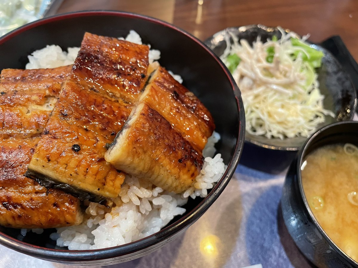 きなコンseason7にMCとして参加させていただきました👏👏
後輩のおおぞらモードが頑張ってたり女優の芳本美代子さんと共演できたり大盛り上がりの収録でした！！！！
ビバ★ロックで大量にもらったきなこ飴がまた補充されて嬉しい☺️☺️
#きなコン