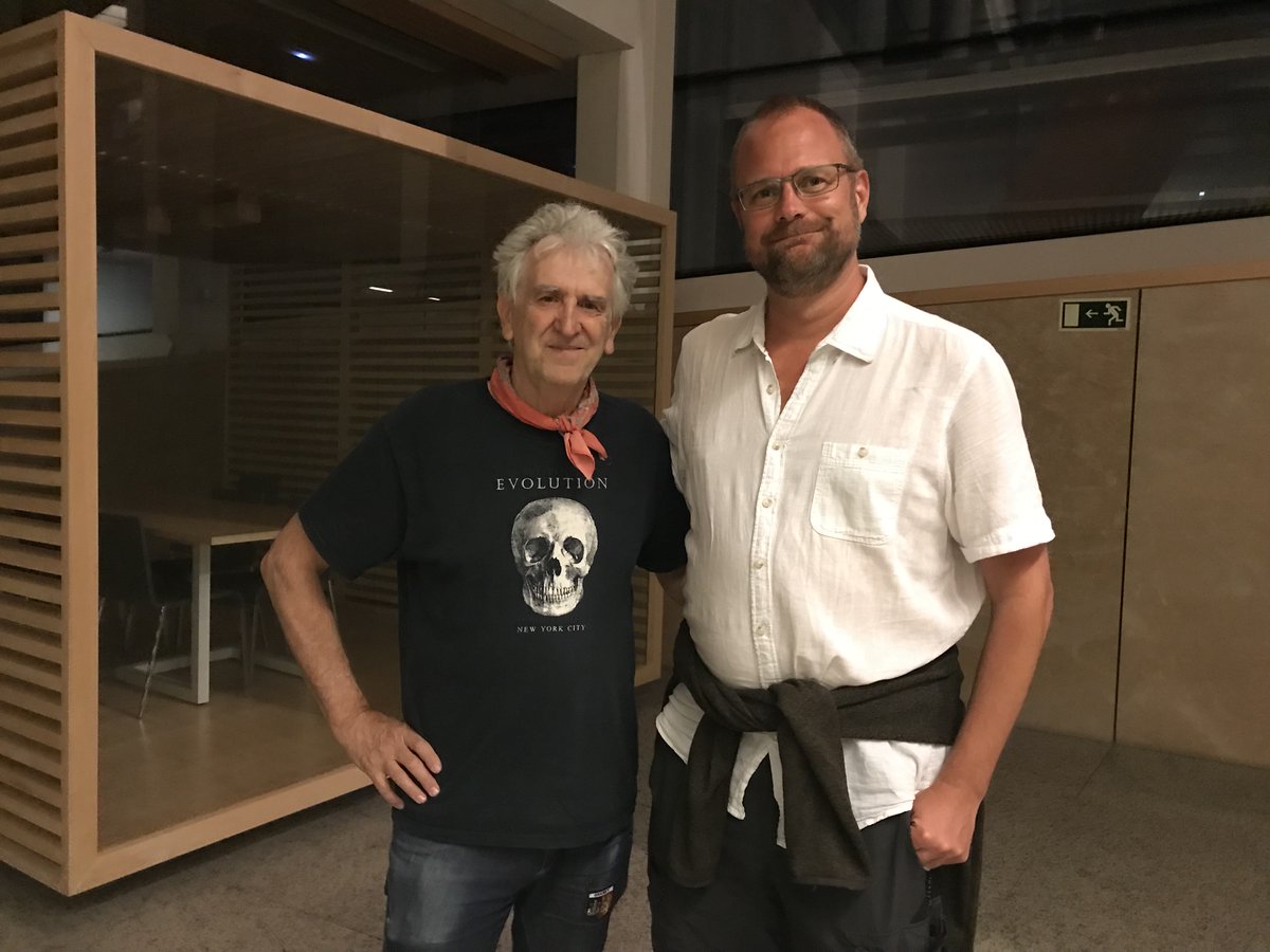JuanLuisArsuaga's tweet photo. Tenemos el placer de contar en Atapuerca y @museoevolucion (me acompañó a la conferencia) con @love_dalen investigador que estos días ha dado la vuelta al mundo con informe sobre ADN de un mamut que abre horizontes insospechados.Gracias Love por la visita https://t.co/meiE1dTDHl https://t.co/rqRQ98CmAY