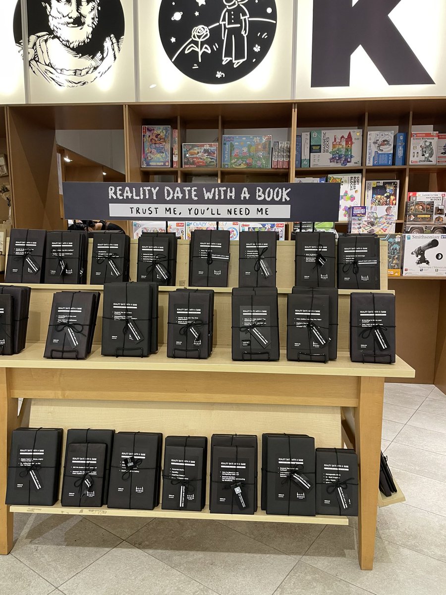 afiqsazlan's tweet image. Konsep menarik di Bookxcess. Boleh beri kejutan pada diri sendiri, atau kawan-kawan.